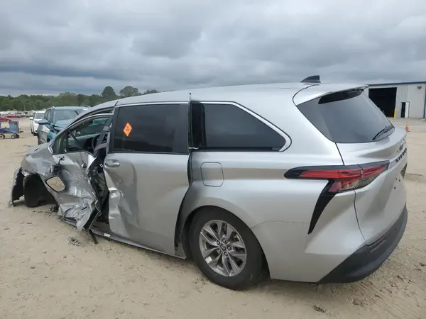 5TDYRKEC0NS119484 2022 TOYOTA SIENNA - Image 2