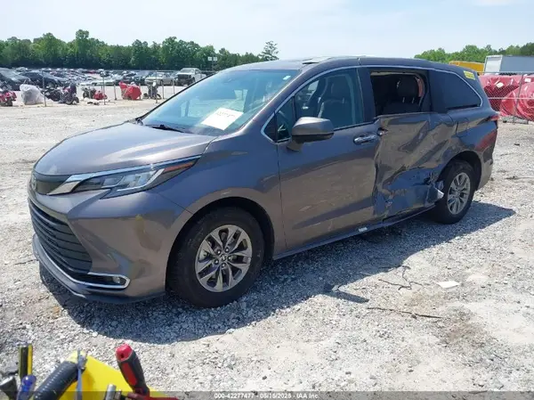 5TDYRKEC0NS120117 2022 TOYOTA SIENNA - Image 2