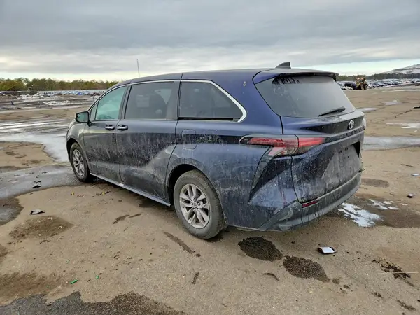 5TDYRKEC0NS125169 2022 TOYOTA SIENNA - Image 2