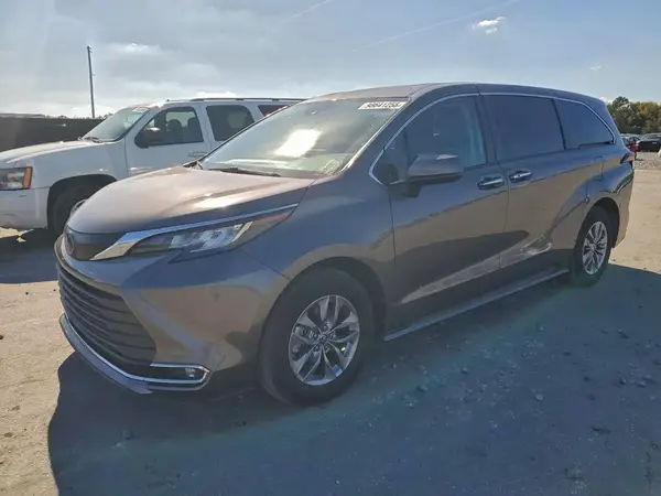5TDYRKEC0NS127245 2022 TOYOTA SIENNA - Image 2