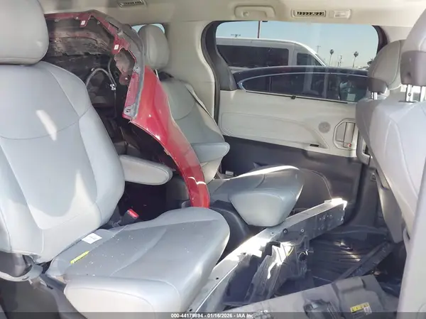5TDYRKEC0PS143772 2023 TOYOTA SIENNA - Image 8