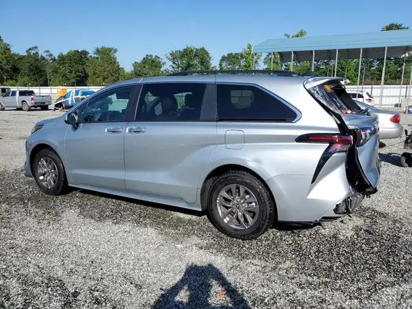 5TDYRKEC0PS155808 2023 TOYOTA SIENNA - Image 2