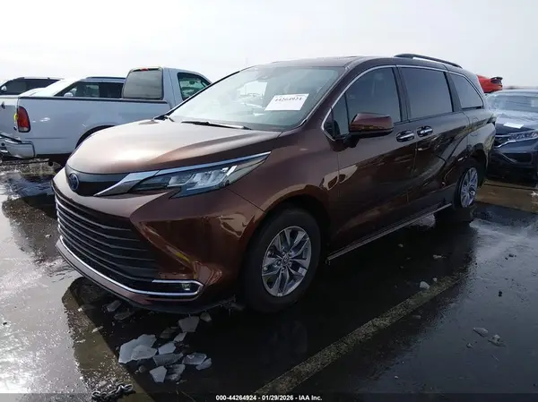 5TDYRKEC0PS163052 2023 TOYOTA SIENNA - Image 2