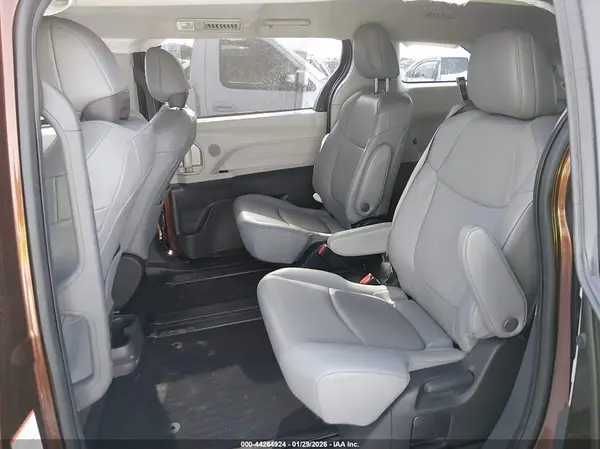 5TDYRKEC0PS163052 2023 TOYOTA SIENNA - Image 8