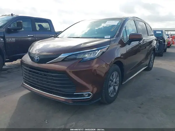 5TDYRKEC0PS169269 2023 TOYOTA SIENNA - Image 2
