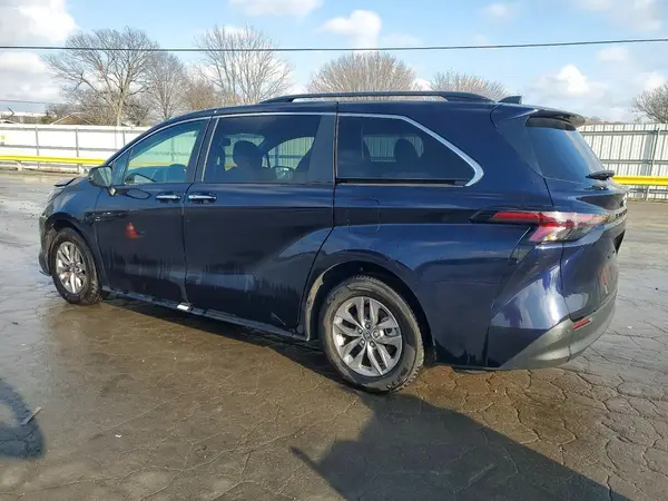 5TDYRKEC0PS169305 2023 TOYOTA SIENNA - Image 2