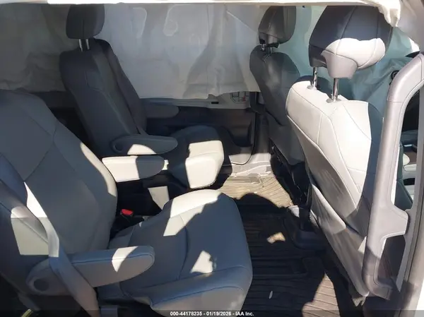 5TDYRKEC0RS201124 2024 TOYOTA SIENNA - Image 8