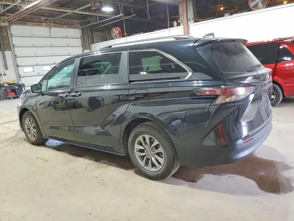 5TDYRKEC0RS205982 2024 TOYOTA SIENNA - Image 2