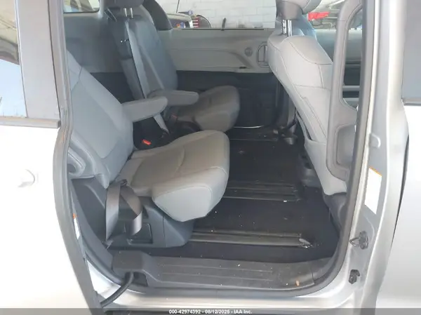 5TDYRKEC0RS211197 2024 TOYOTA SIENNA - Image 8