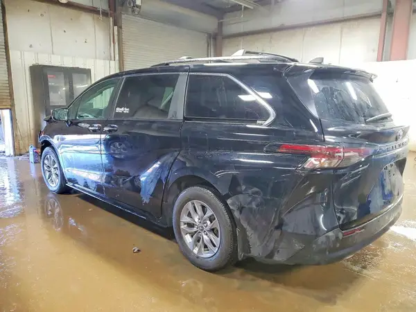 5TDYRKEC0RS218697 2024 TOYOTA SIENNA - Image 2
