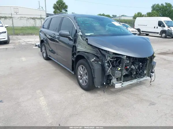 5TDYRKEC0SS242648 2025 TOYOTA SIENNA - Image 1