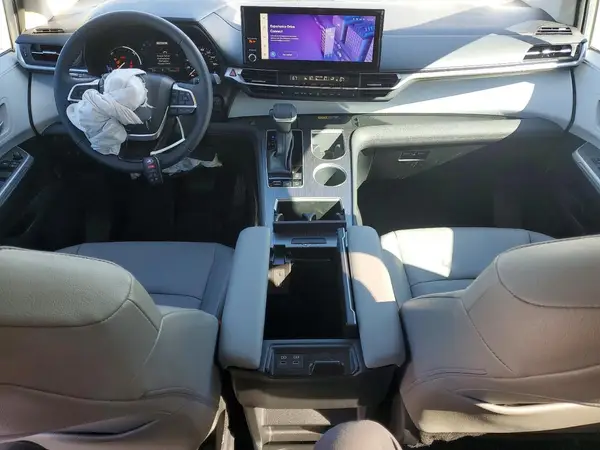 5TDYRKEC0SS248241 2025 TOYOTA SIENNA - Image 8