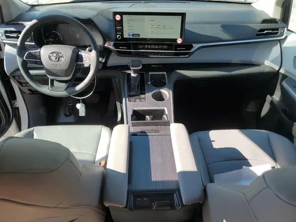 5TDYRKEC0SS270580 2025 TOYOTA SIENNA - Image 8