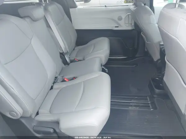 5TDYRKEC0SS272720 2025 TOYOTA SIENNA - Image 8