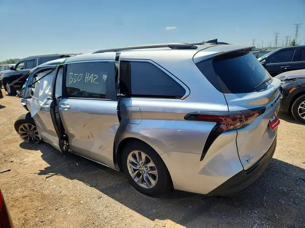 5TDYRKEC0SS283541 2025 TOYOTA SIENNA - Image 2