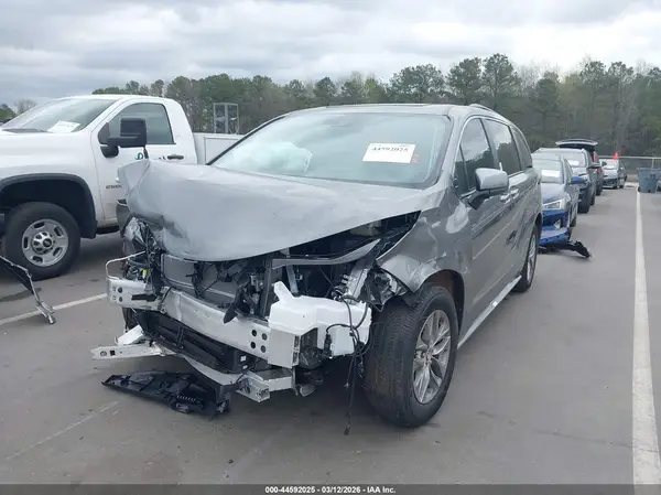 5TDYRKEC0TS291821 2026 TOYOTA SIENNA - Image 2