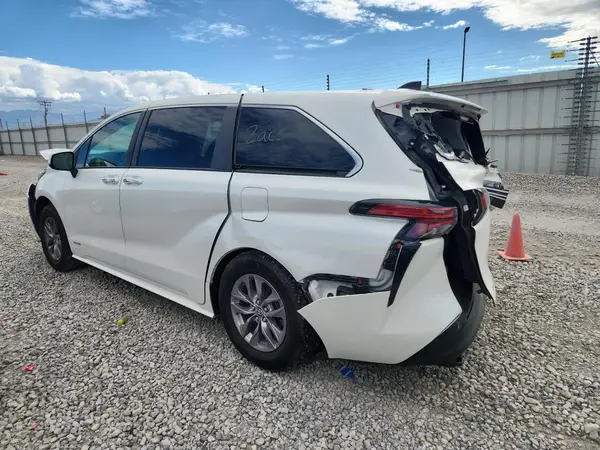 5TDYRKEC1MS007436 2021 TOYOTA SIENNA - Image 2