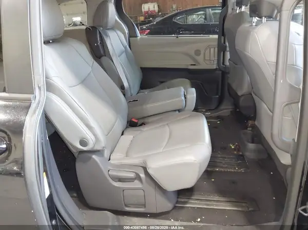 5TDYRKEC1MS017013 2021 TOYOTA SIENNA - Image 8