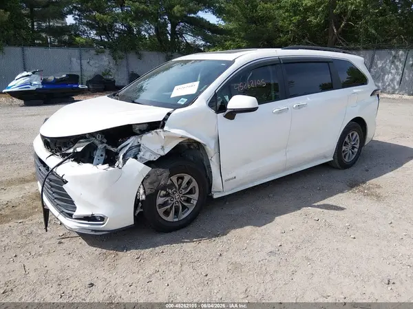 5TDYRKEC1MS028271 2021 TOYOTA SIENNA - Image 2