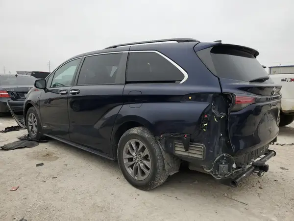 5TDYRKEC1MS060752 2021 TOYOTA SIENNA - Image 2