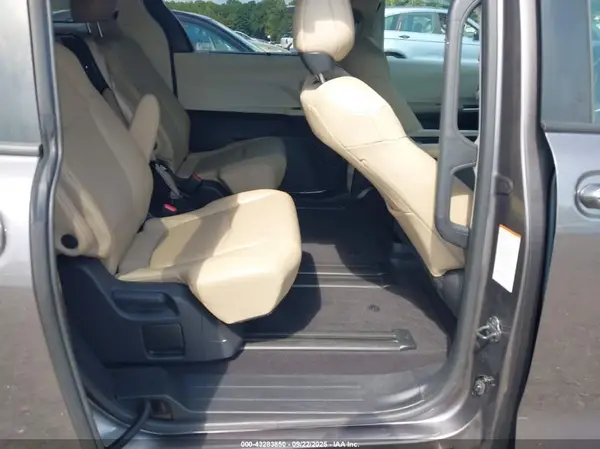 5TDYRKEC1MS071251 2021 TOYOTA SIENNA - Image 8