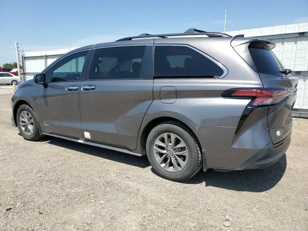 5TDYRKEC1MS073758 2021 TOYOTA SIENNA - Image 2