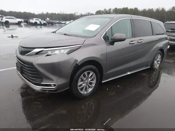 5TDYRKEC1NS076743 2022 TOYOTA SIENNA - Image 2