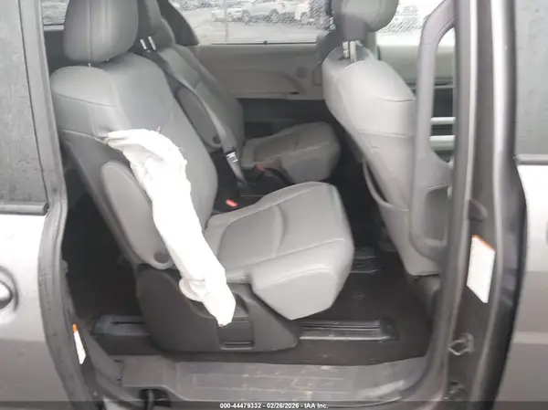 5TDYRKEC1NS076743 2022 TOYOTA SIENNA - Image 8