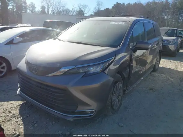5TDYRKEC1NS085457 2022 TOYOTA SIENNA - Image 2