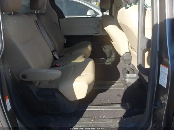 5TDYRKEC1NS085457 2022 TOYOTA SIENNA - Image 8