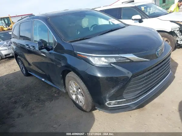 5TDYRKEC1NS093851 2022 TOYOTA SIENNA - Image 1