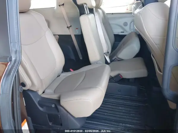 5TDYRKEC1NS096278 2022 TOYOTA SIENNA - Image 8