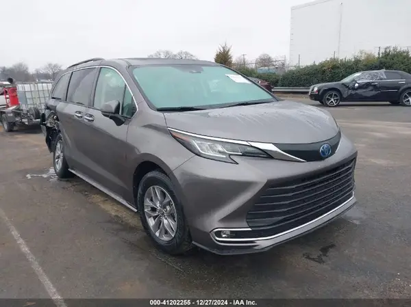 5TDYRKEC1NS100619 2022 TOYOTA SIENNA - Image 1