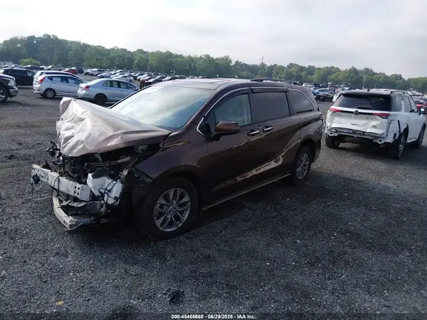 5TDYRKEC1NS106503 2022 TOYOTA SIENNA - Image 2