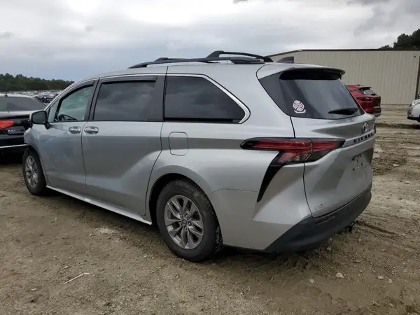 5TDYRKEC1NS119008 2022 TOYOTA SIENNA - Image 2