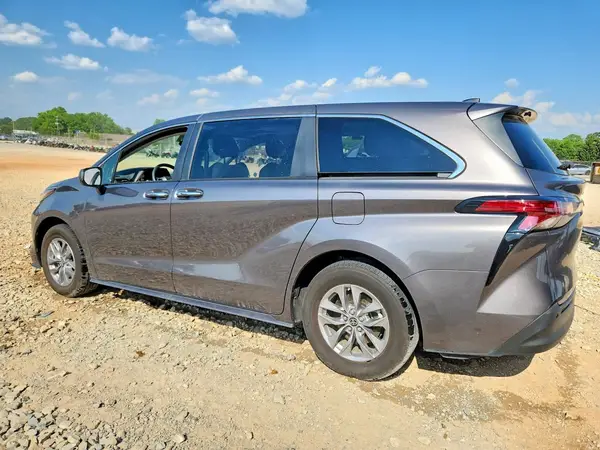 5TDYRKEC1NS125391 2022 TOYOTA SIENNA - Image 2