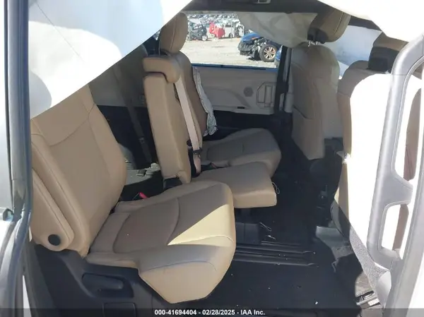 5TDYRKEC1NS136293 2022 TOYOTA SIENNA - Image 8