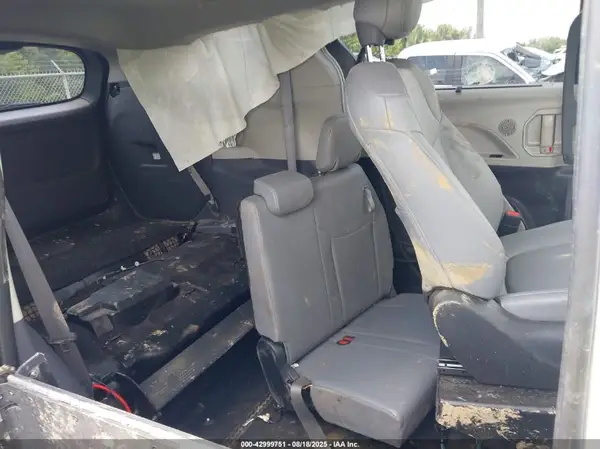 5TDYRKEC1PS151444 2023 TOYOTA SIENNA - Image 8