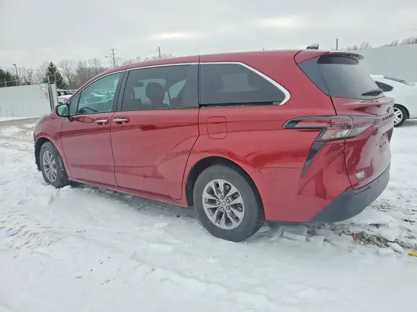 5TDYRKEC1PS157406 2023 TOYOTA SIENNA - Image 2