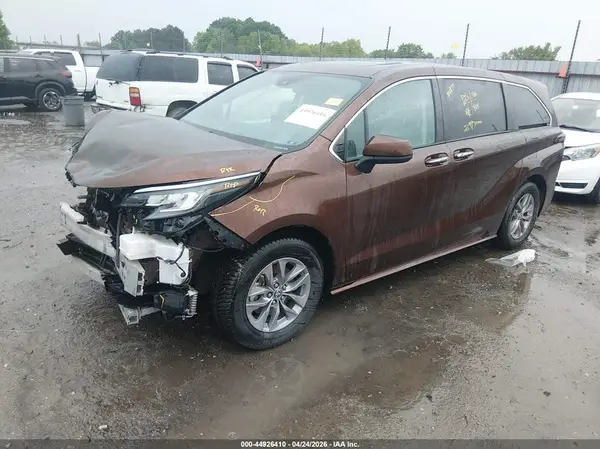 5TDYRKEC1PS162153 2023 TOYOTA SIENNA - Image 2