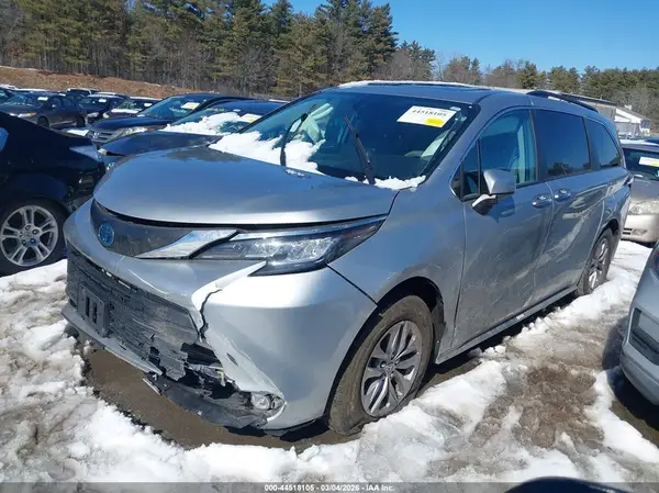 5TDYRKEC1PS164078 2023 TOYOTA SIENNA - Image 2