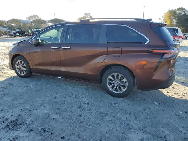 5TDYRKEC1PS167062 2023 TOYOTA SIENNA - Image 2