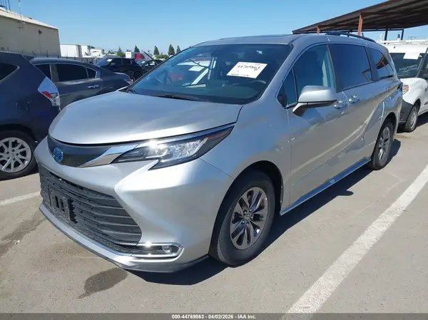 5TDYRKEC1PS168454 2023 TOYOTA SIENNA - Image 2