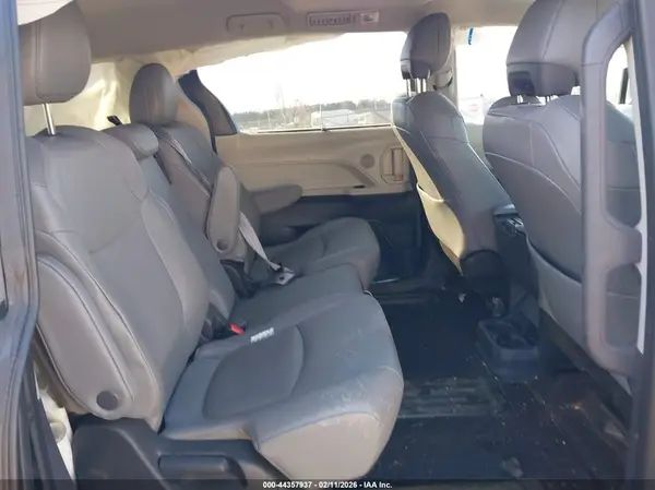 5TDYRKEC1PS172715 2023 TOYOTA SIENNA - Image 8
