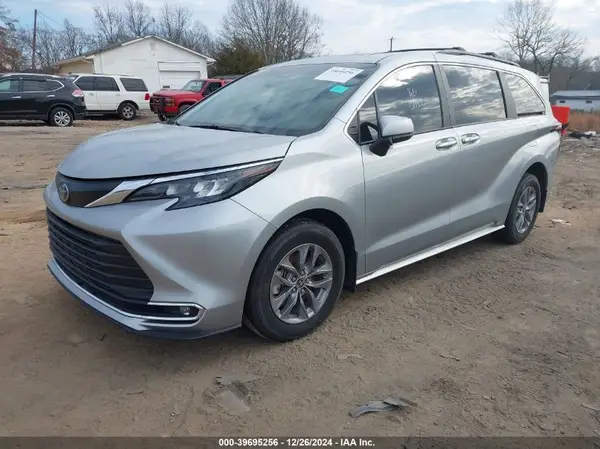 5TDYRKEC1RS185466 2024 TOYOTA SIENNA - Image 2