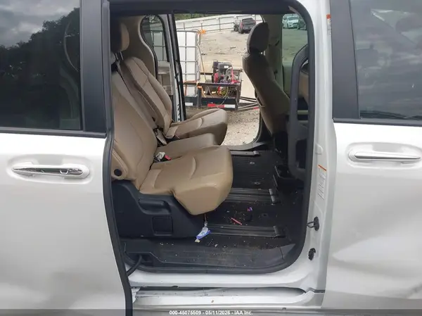 5TDYRKEC1RS214139 2024 TOYOTA SIENNA - Image 8