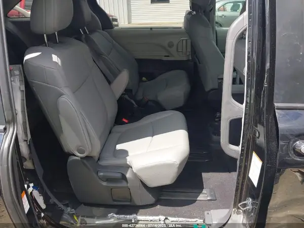 5TDYRKEC1RS220734 2024 TOYOTA SIENNA - Image 8
