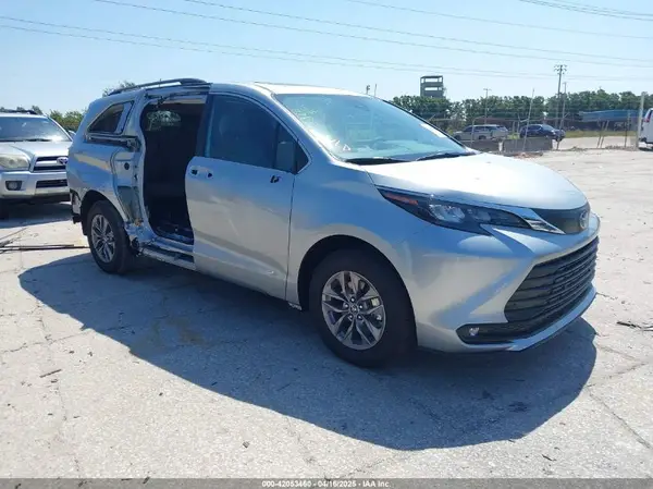 5TDYRKEC1SS240715 2025 TOYOTA SIENNA - Image 1
