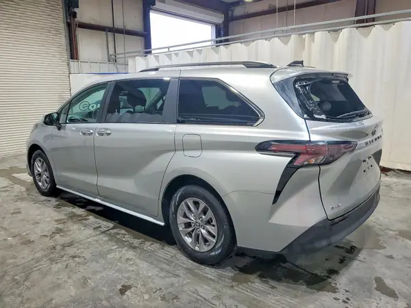 5TDYRKEC1SS243923 2025 TOYOTA SIENNA - Image 2