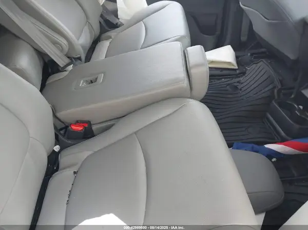 5TDYRKEC1SS255652 2025 TOYOTA SIENNA - Image 8